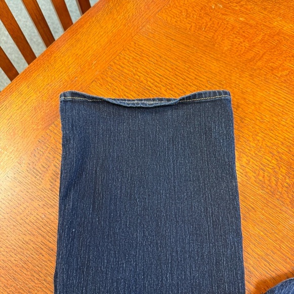 Signature by Levi Strauss mid rise boot cut size 6 short dark wash - Picture 8 of 9